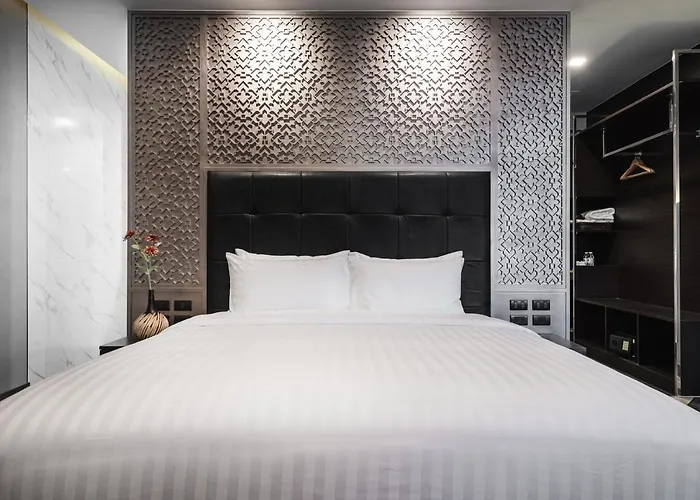 Hotel Vix At Victory Monument 3*