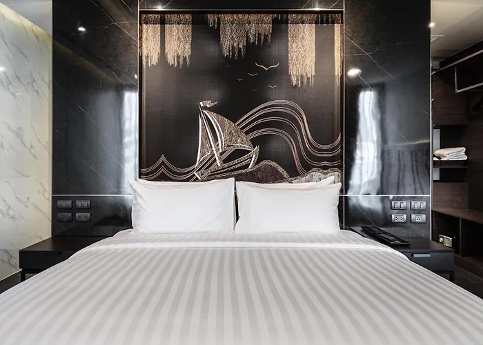 Hotel Vix At Victory Monument