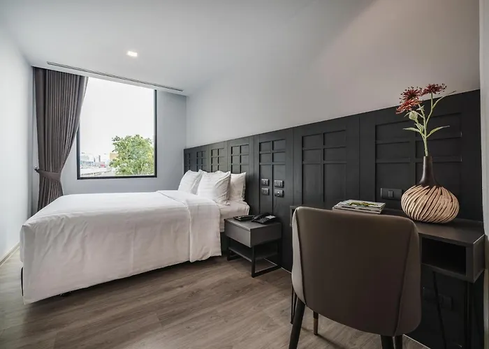 Hotel Vix At Victory Monument
