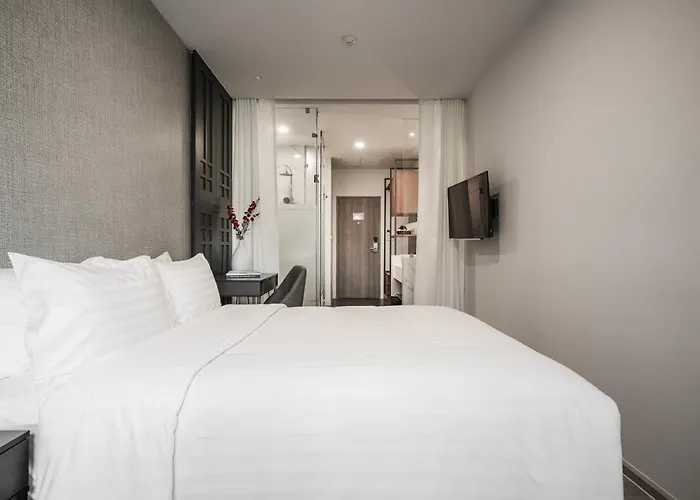 Hotel Vix At Victory Monument