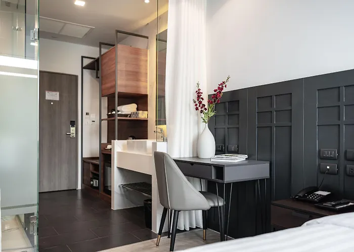 Hotel Vix At Victory Monument Bangkok
